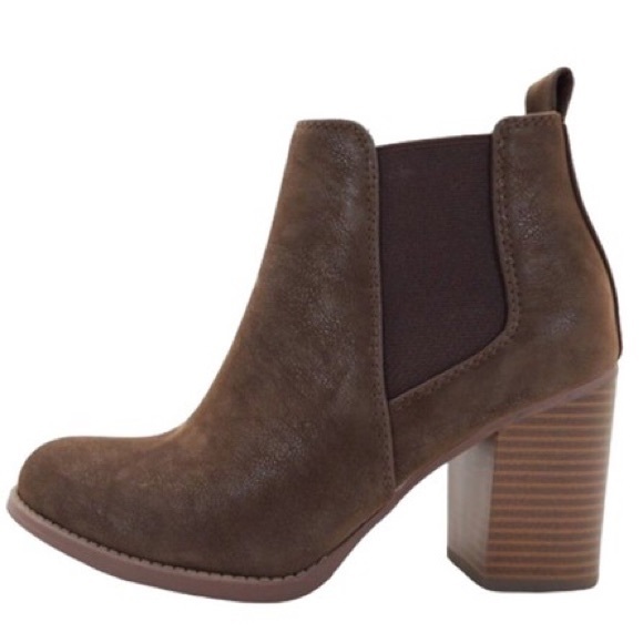 NEW Soda Physic Brown Stacked Heel Chelsea Bootie - Picture 3 of 13